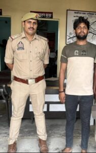 Chandauli Alinagar Police team arresting gang leader Shyaam Babu Patel near Panchfedwa Underpass in June 2025.