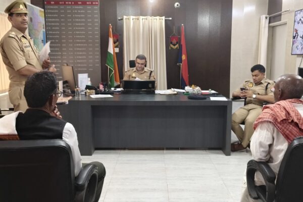 जनपद चन्दौली पुलिस अधीक्षक चन्दौली जनता दर्शन में आए फरियादियों की सुनी गई समस्याएं